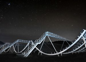Hemos detectado una misteriosa y potentísima señal de radio de una galaxia cercana. Y su origen es un completo enigma